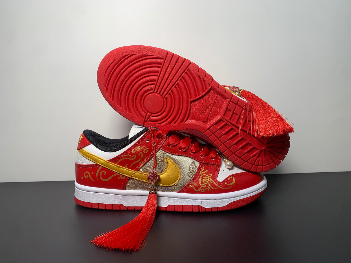 Nike SB Dunk Low Happy New Year FD9762-061