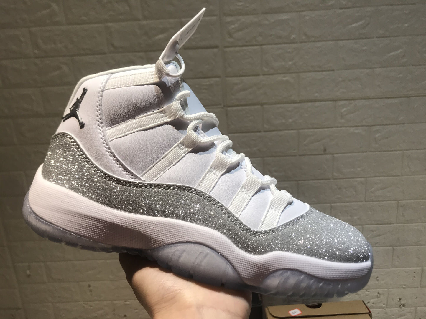 Air Jordan 11" Metallic Silver "