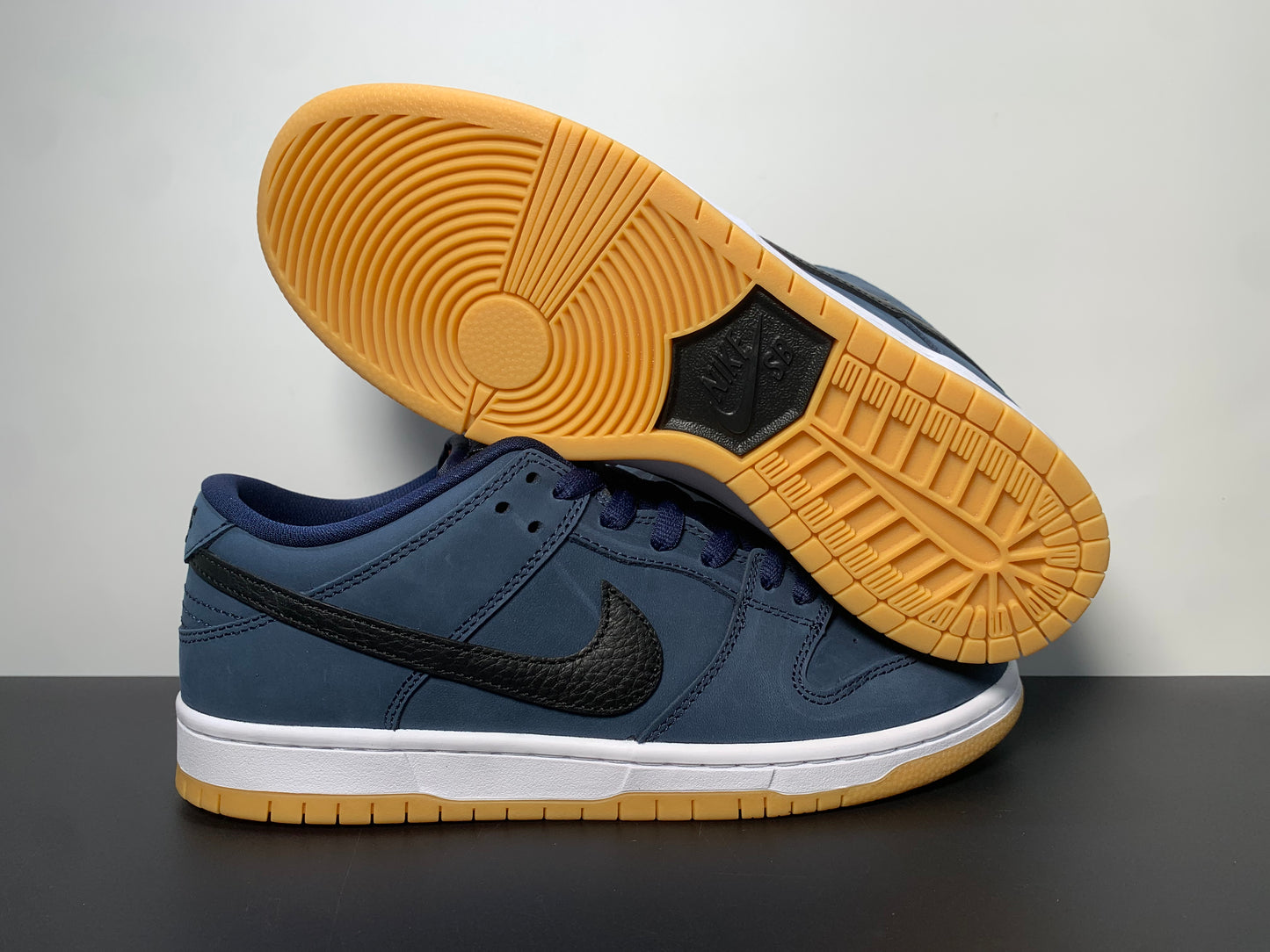 Nike Dunk Low Pro ISO SB Skateboard 'Navy Gum' Midnight Navy/White/Gum CW7463-401