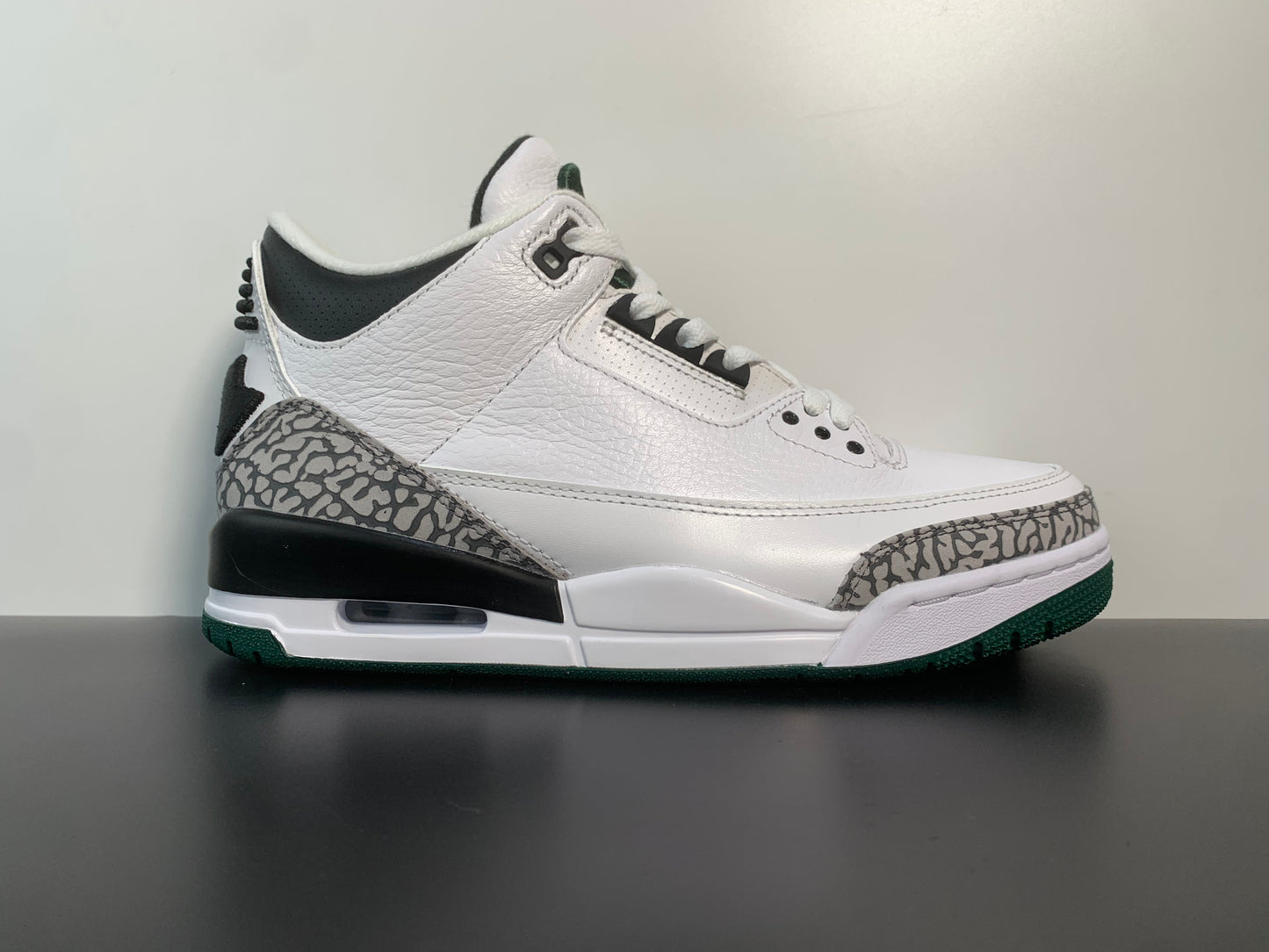 Air Jordan 3 Retro 'Oregon Pit Crew - Home' 282233-594