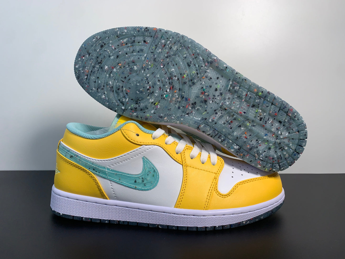 Air Jordan 1 SE Recycled Grind DX4375-800
