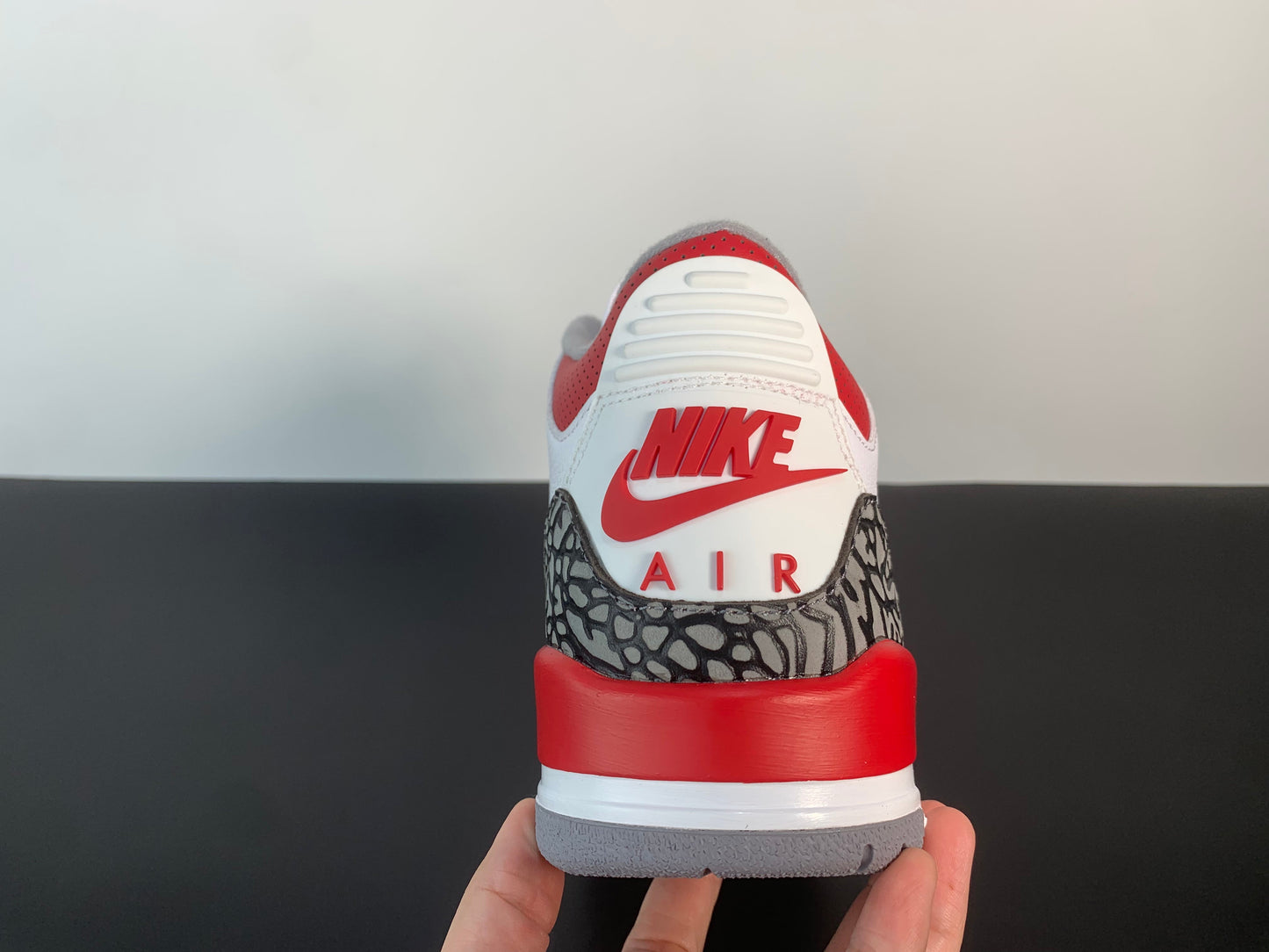 Air Jordan 3 OG “Fire Red” DN3707-160