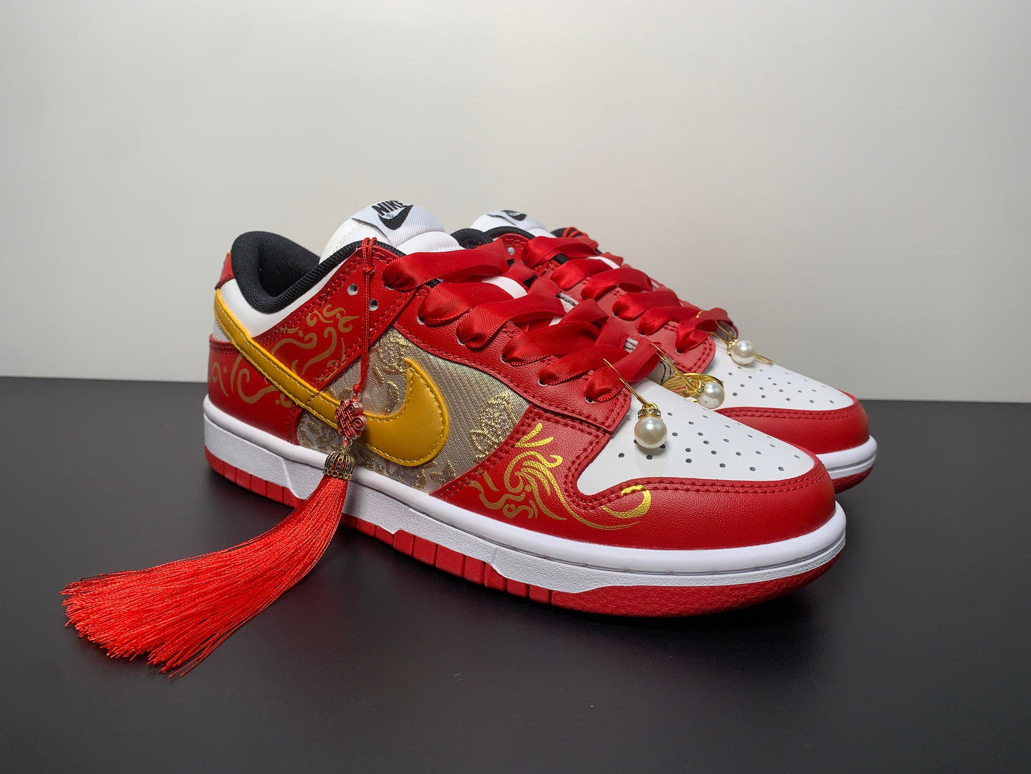 Nike SB Dunk Low Happy New Year FD9762-061