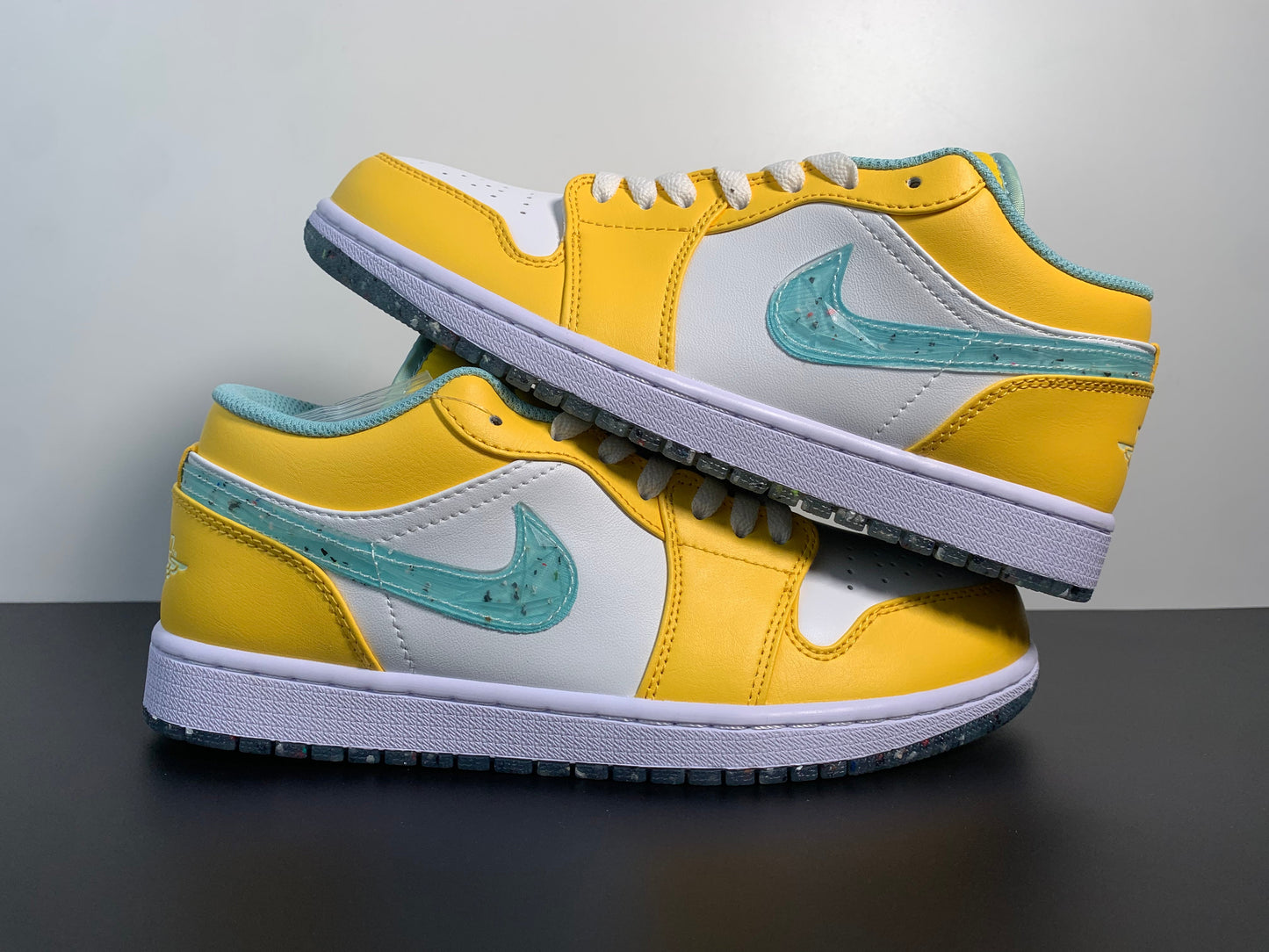 Air Jordan 1 SE Recycled Grind DX4375-800