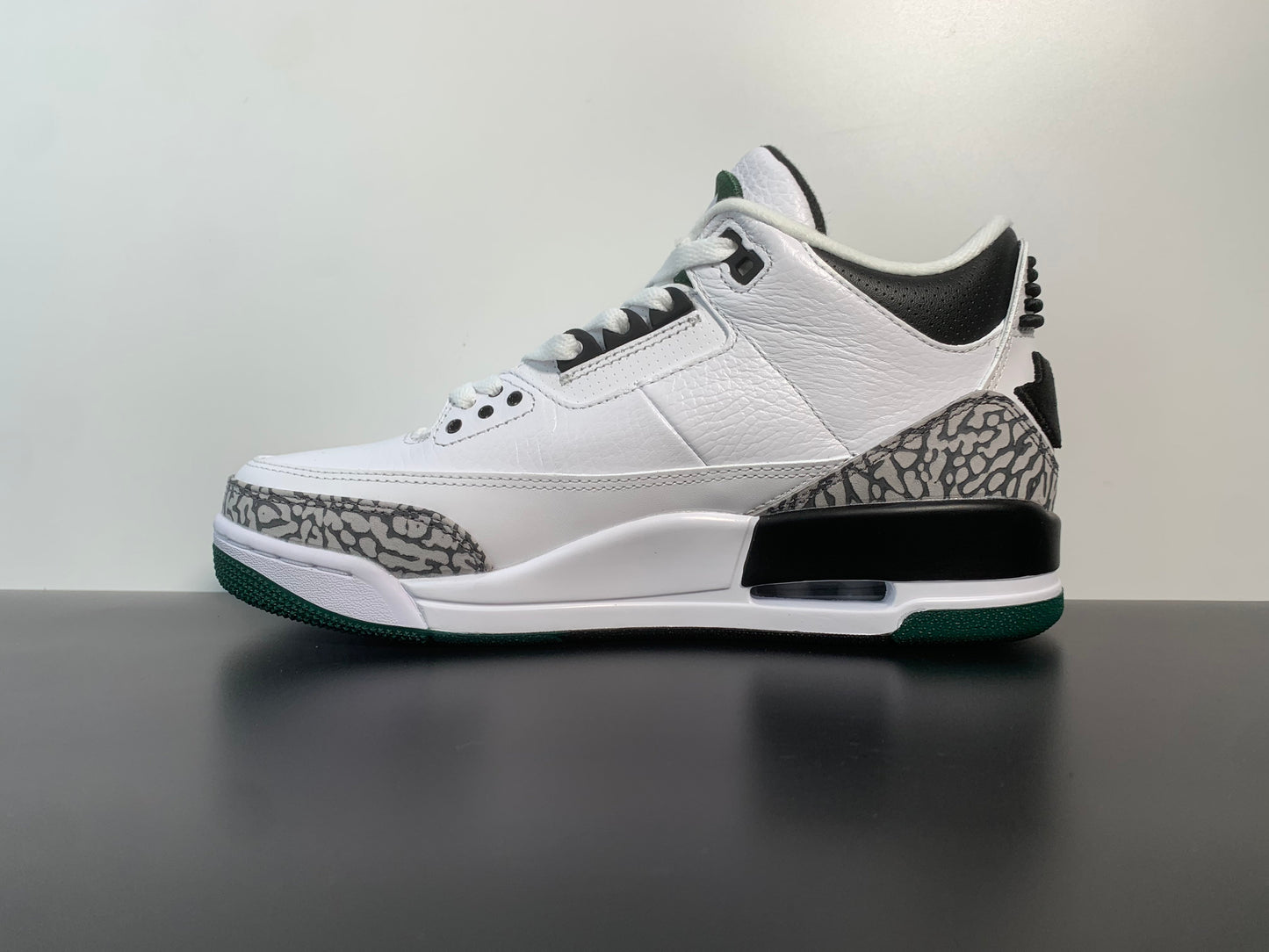 Air Jordan 3 Retro 'Oregon Pit Crew - Home' 282233-594