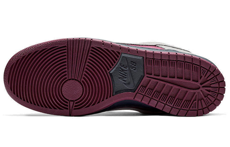 Nike Dunk Low SB Skateboard 'True Berry' Atmosphere Grey/True Berry-Obsidian-Atmosphere Grey BQ6817-001 sneakmarks