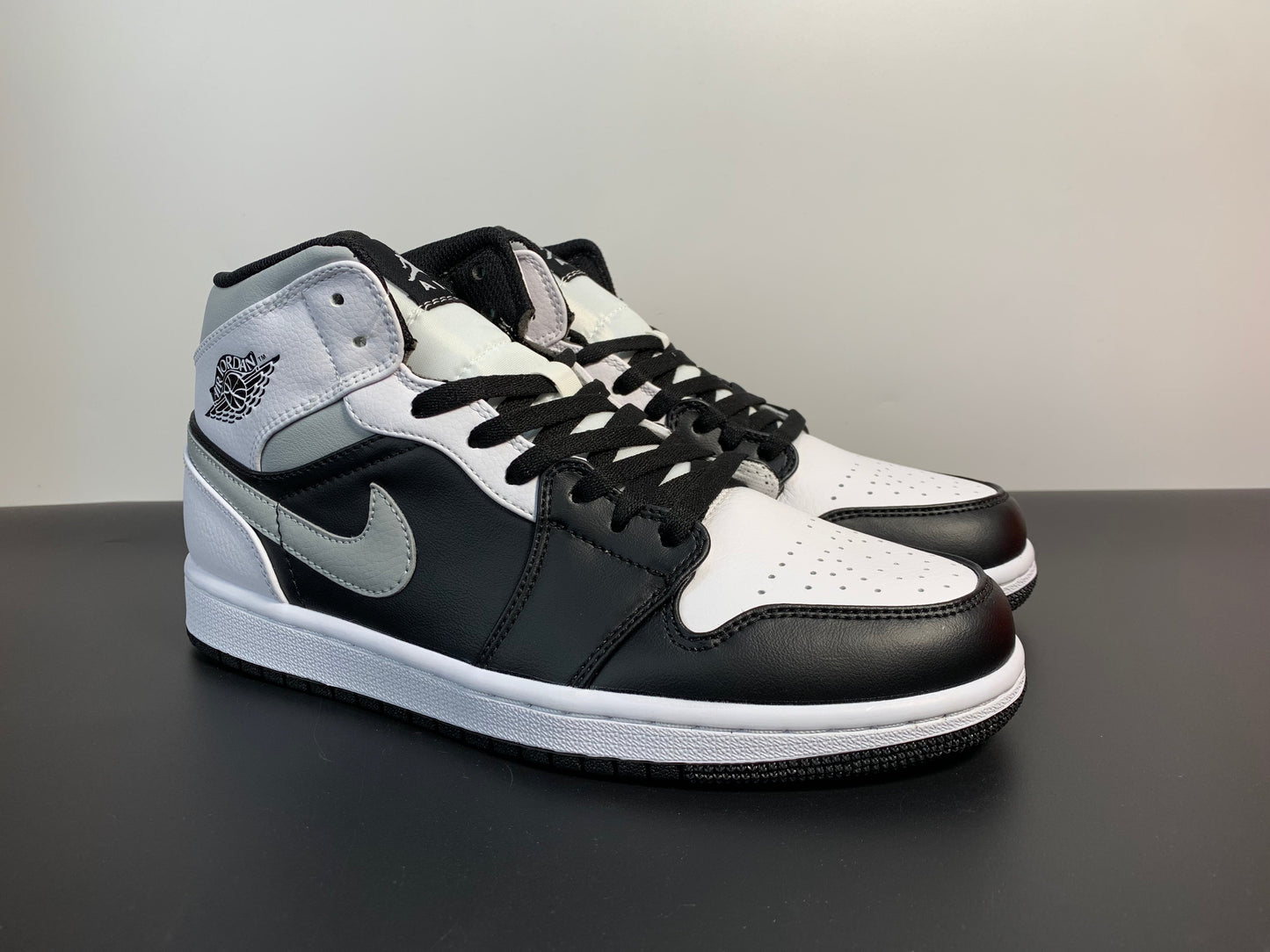 Air Jordan 1 Mid White Shadow