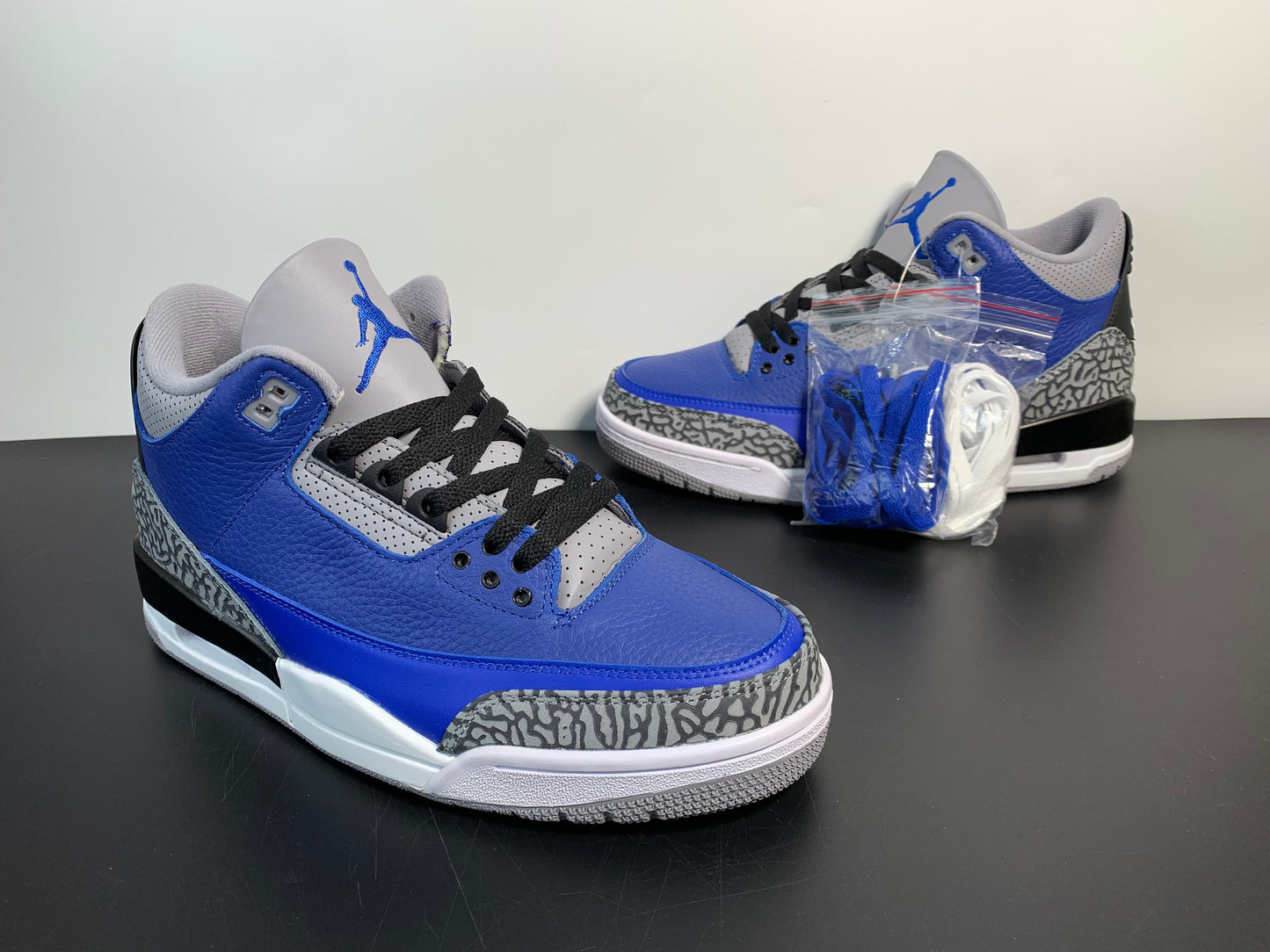 Air Jordan 3 “Varsity Royal” CT8532-400