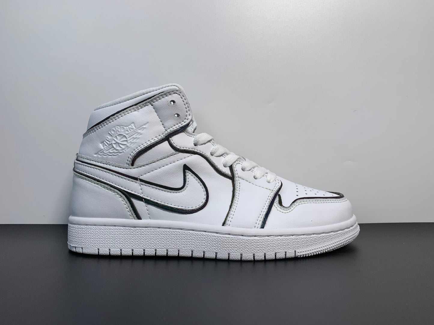 Air Jordan 1 Mid SE Iridescent Trim CK6587-100