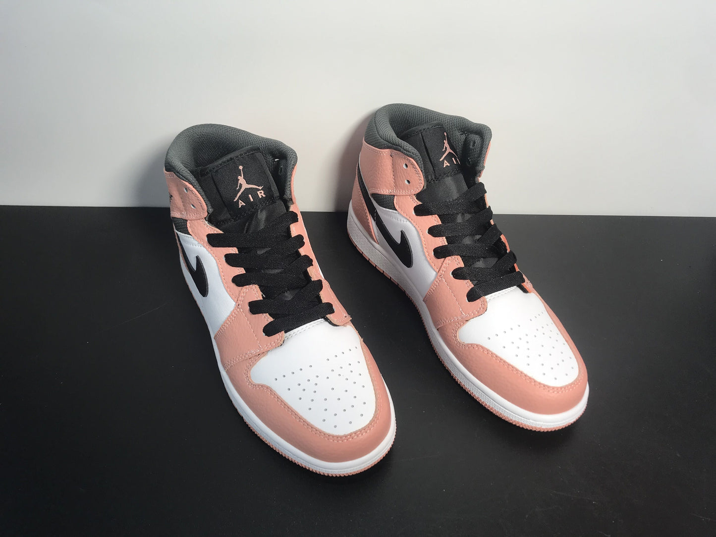 Air Jordan 1 Mid“ Pink Quartz”