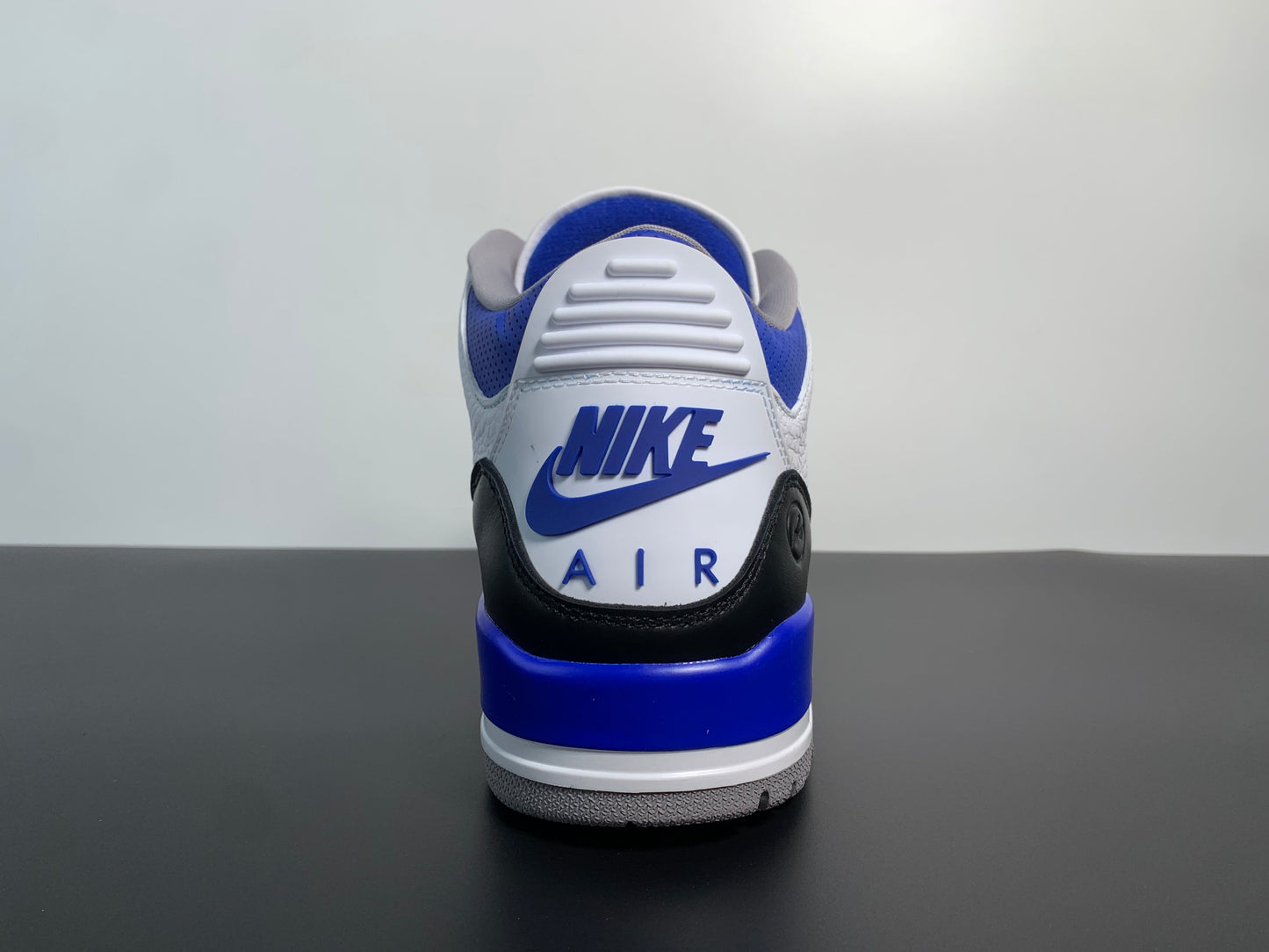 Fragment Design x Air Jordan 3 Sample DA3595-105