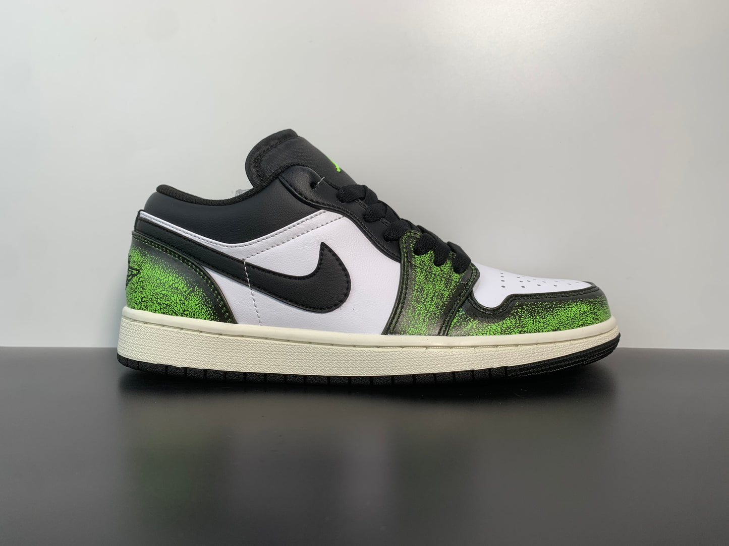 Air Jordan 1 Wear-Away DN3705-003