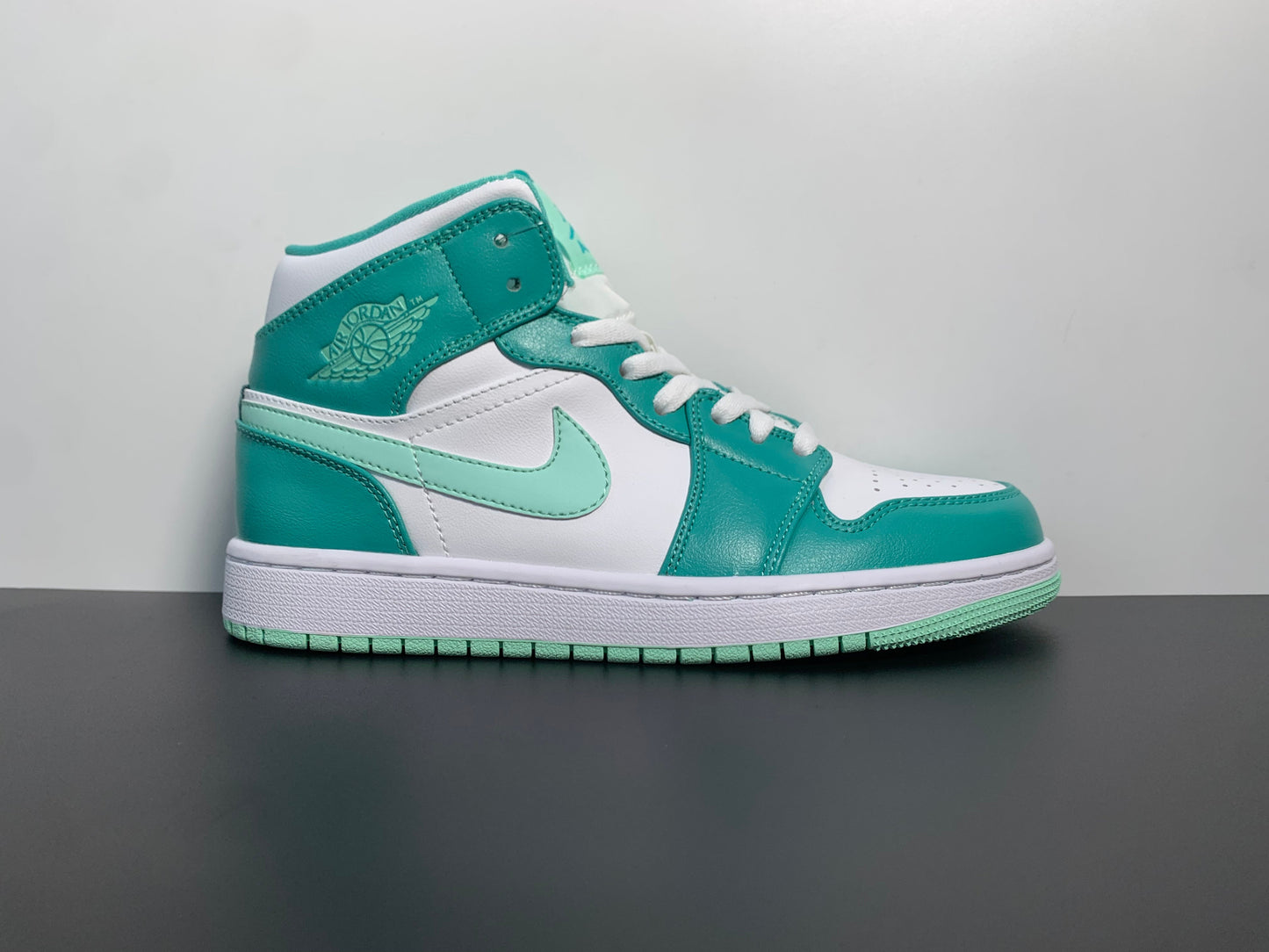 Air Jordan 1 Mid “Marine Green” DV2229-300