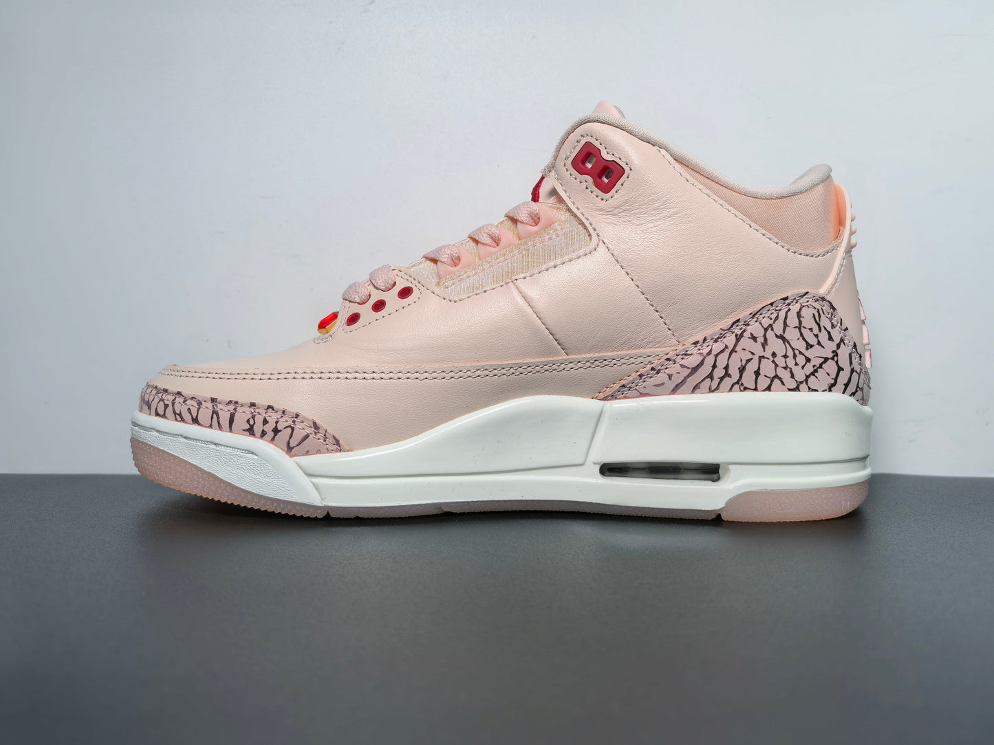 Air Jordan 3 Retro Valentine's Day HJ0178-600