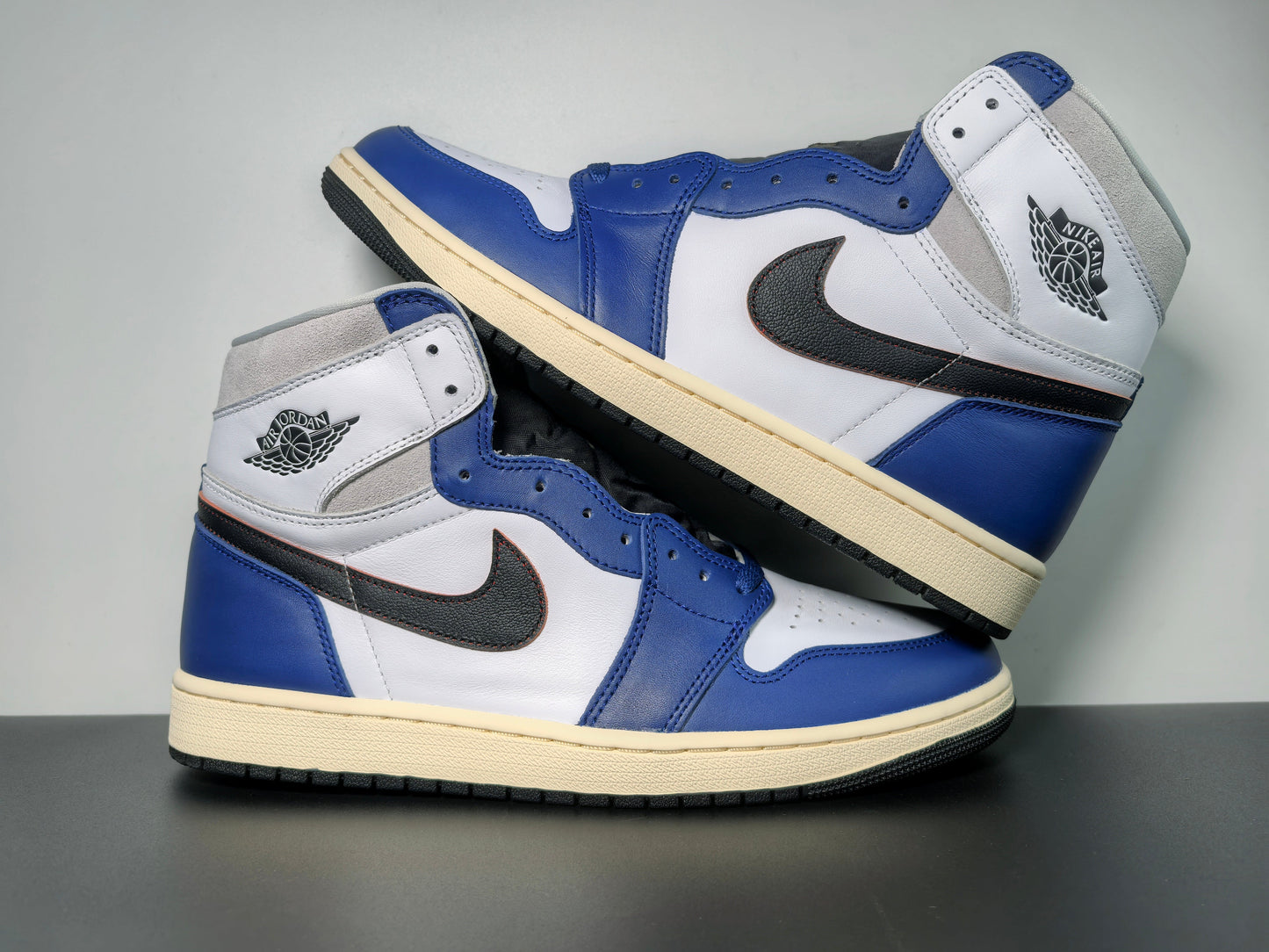 Air Jordan 1 Retro High OG 'White Deep Royal Blue'