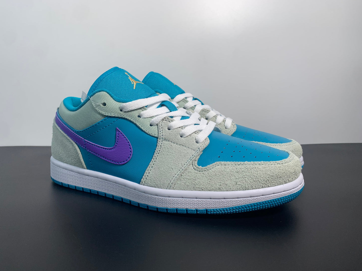 Air Jordan 1 Low Pistachio Frost Celestial Aquatone DX4334-300