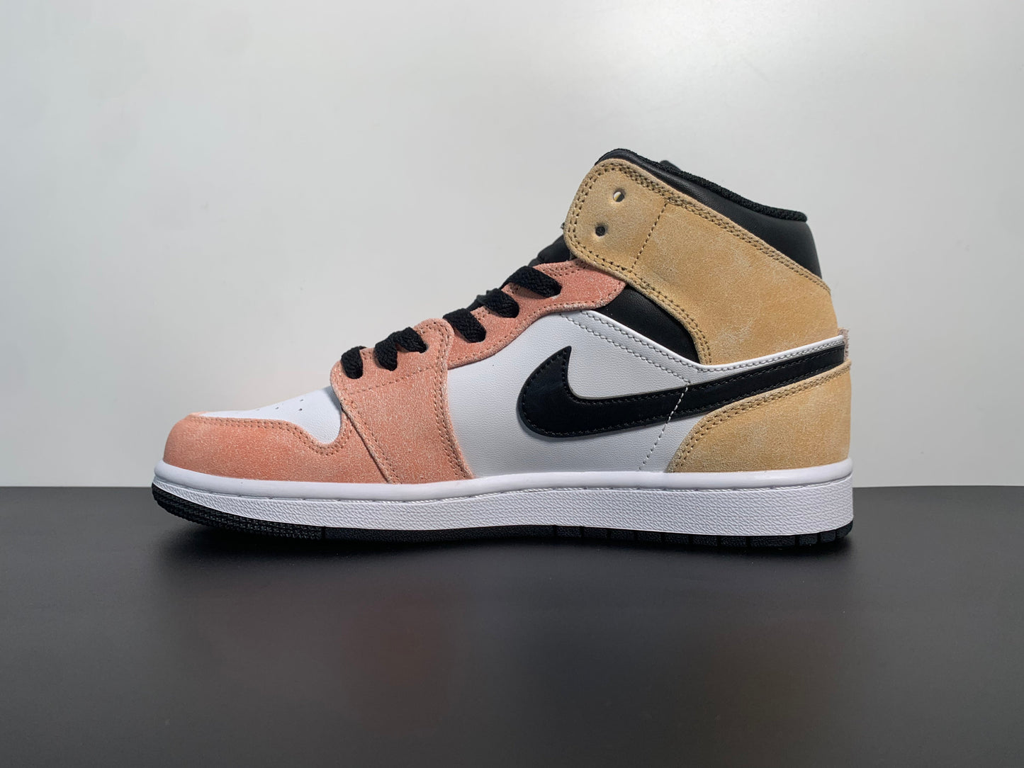 Air Jordan 1 Mid Flight Club DX4332-800