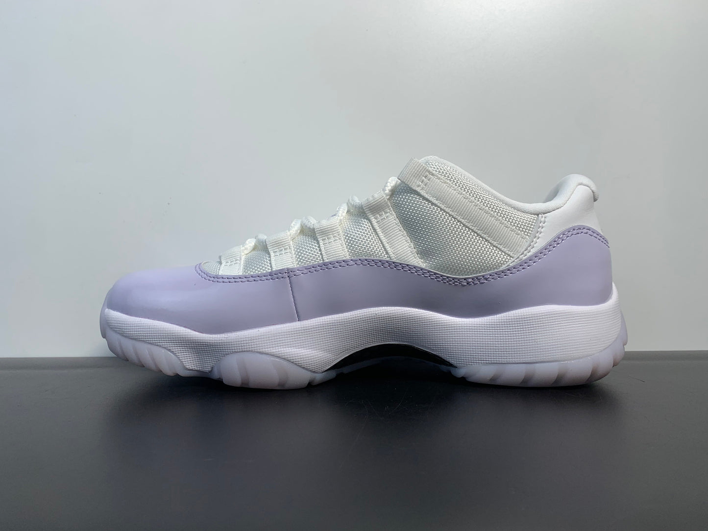 Air Jordan 11 Pure Violet AH7860-101