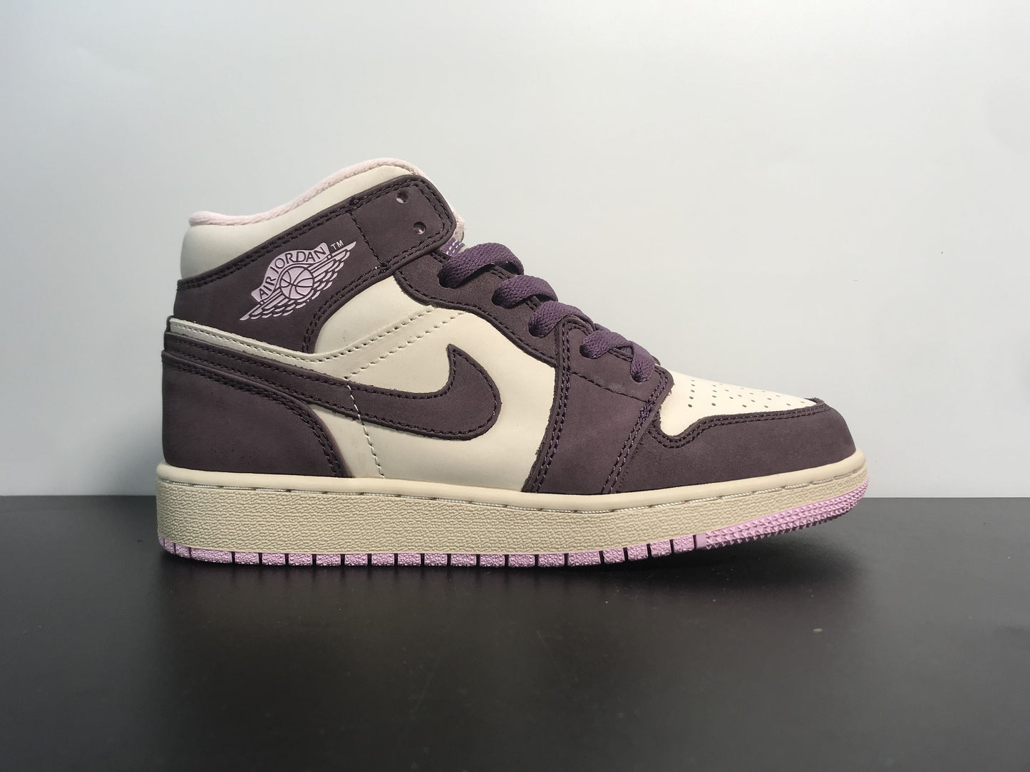 Air Jordan 1 Retro Mid 'Pro Purple'