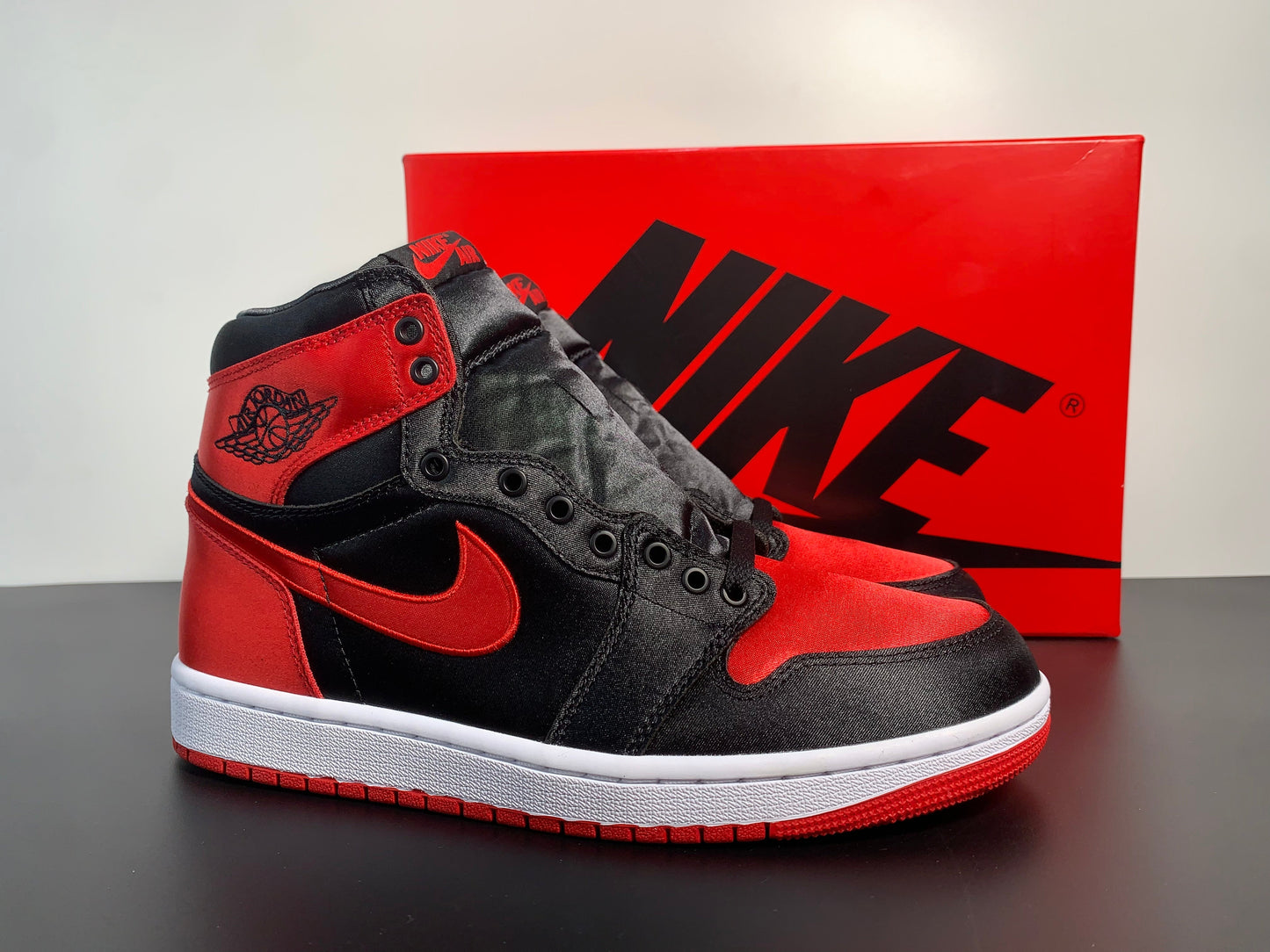 Air Jordan 1 High OG WMNS “Satin Bred” FD4810-061