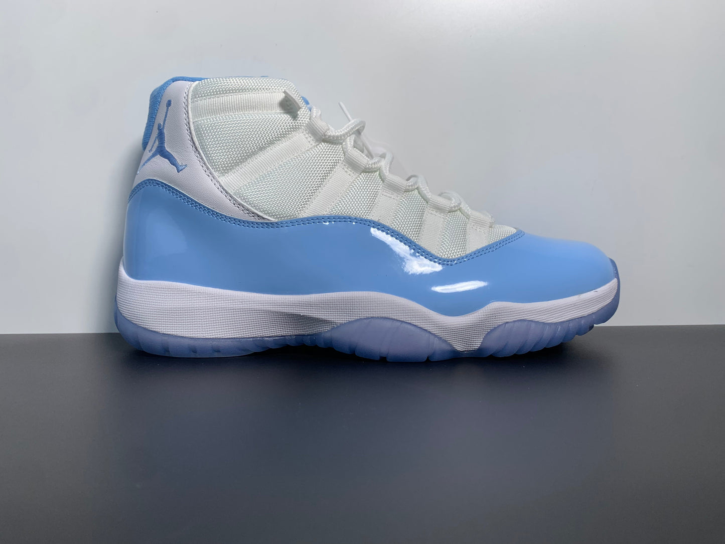 Air Jordan 11 UNC CT8012-141