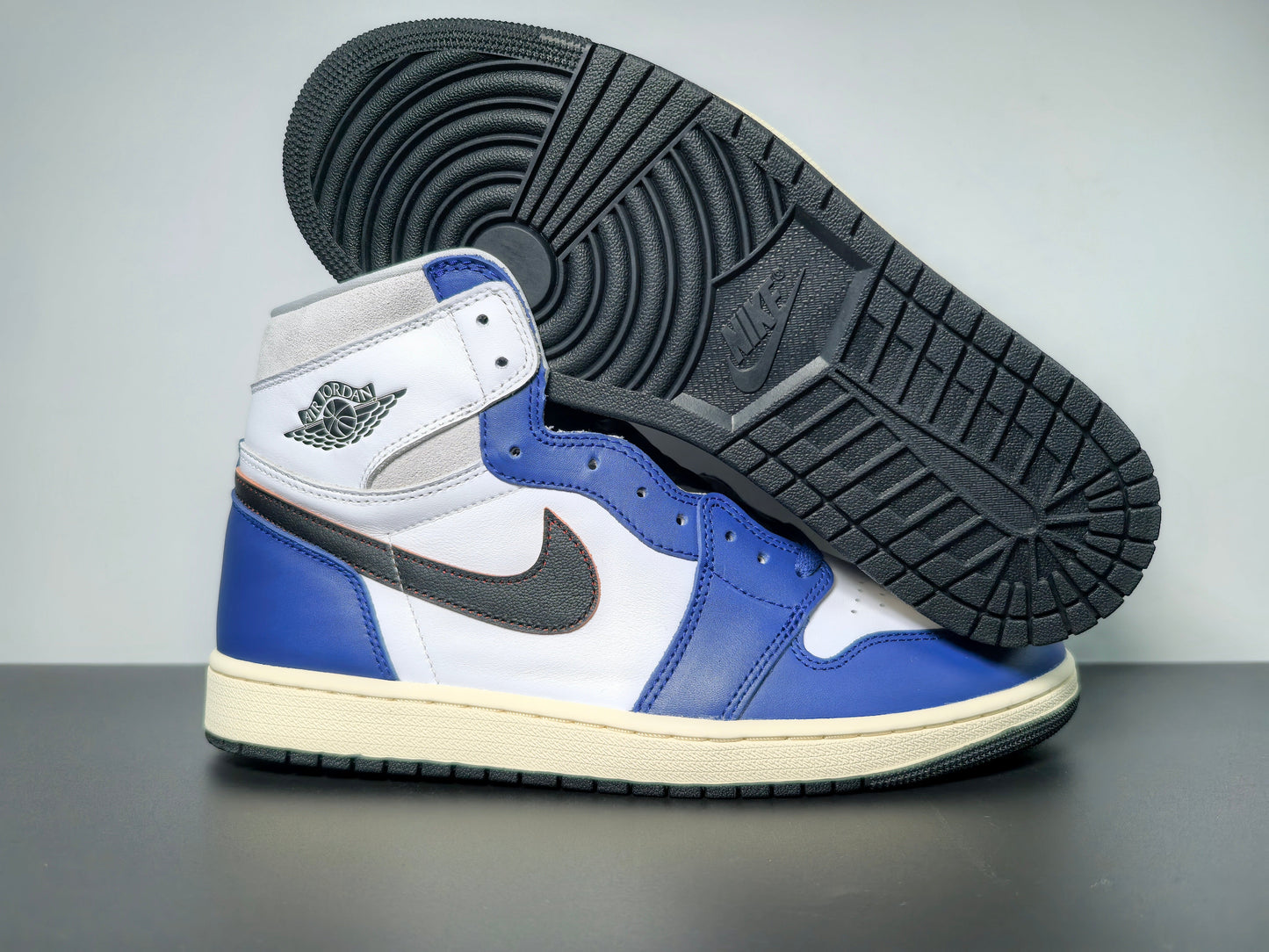 Air Jordan 1 Retro High OG 'White Deep Royal Blue'