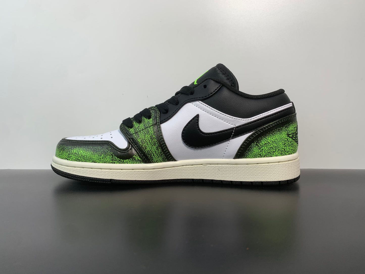 Air Jordan 1 Wear-Away DN3705-003