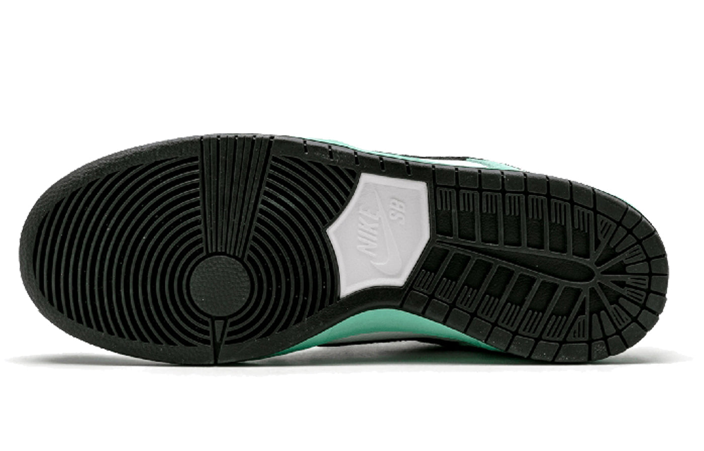 Nike SB Skateboard Dunk Low IW Sea Crystal Green Glow 819674-301 sneakmarks