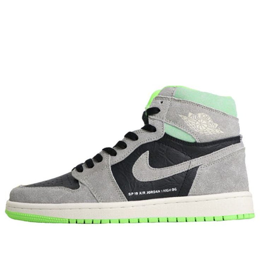 Air Jordan 1 Retro High OG 'Neutral Grey Volt' Neutral Grey/Gunsmoke-Volt-Neutral Grey 555088-070